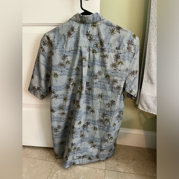 Medium casual men’s button up t shirt - Picture 2 of 3